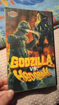 VHS godzilla pudełko plus płyta dvd z filmem.