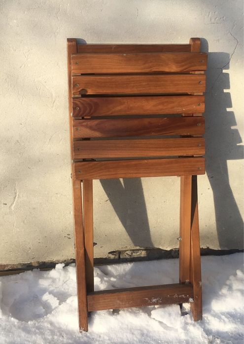 Розкладні деревяні крісла