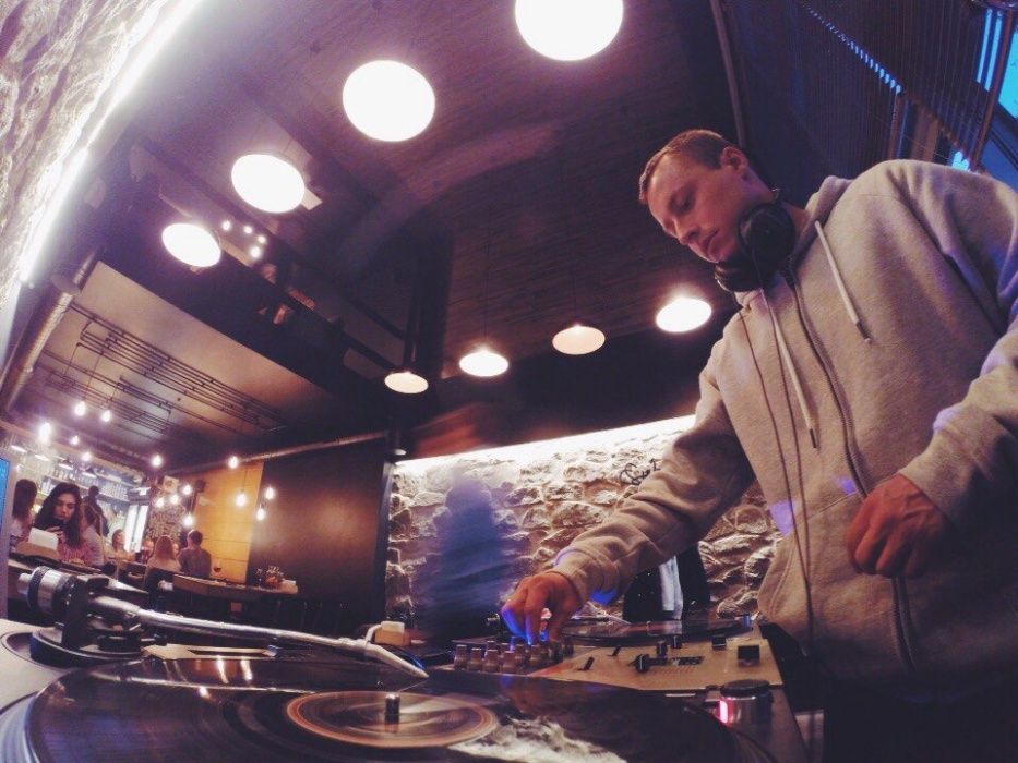 Вертушки Technics (аренда). Плейлист для заведений и мероприятий.