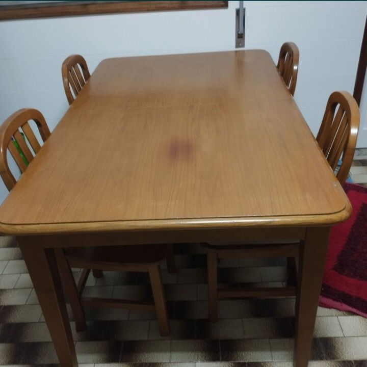 Vendo mesa com 6 cadeiras !!USADA!!