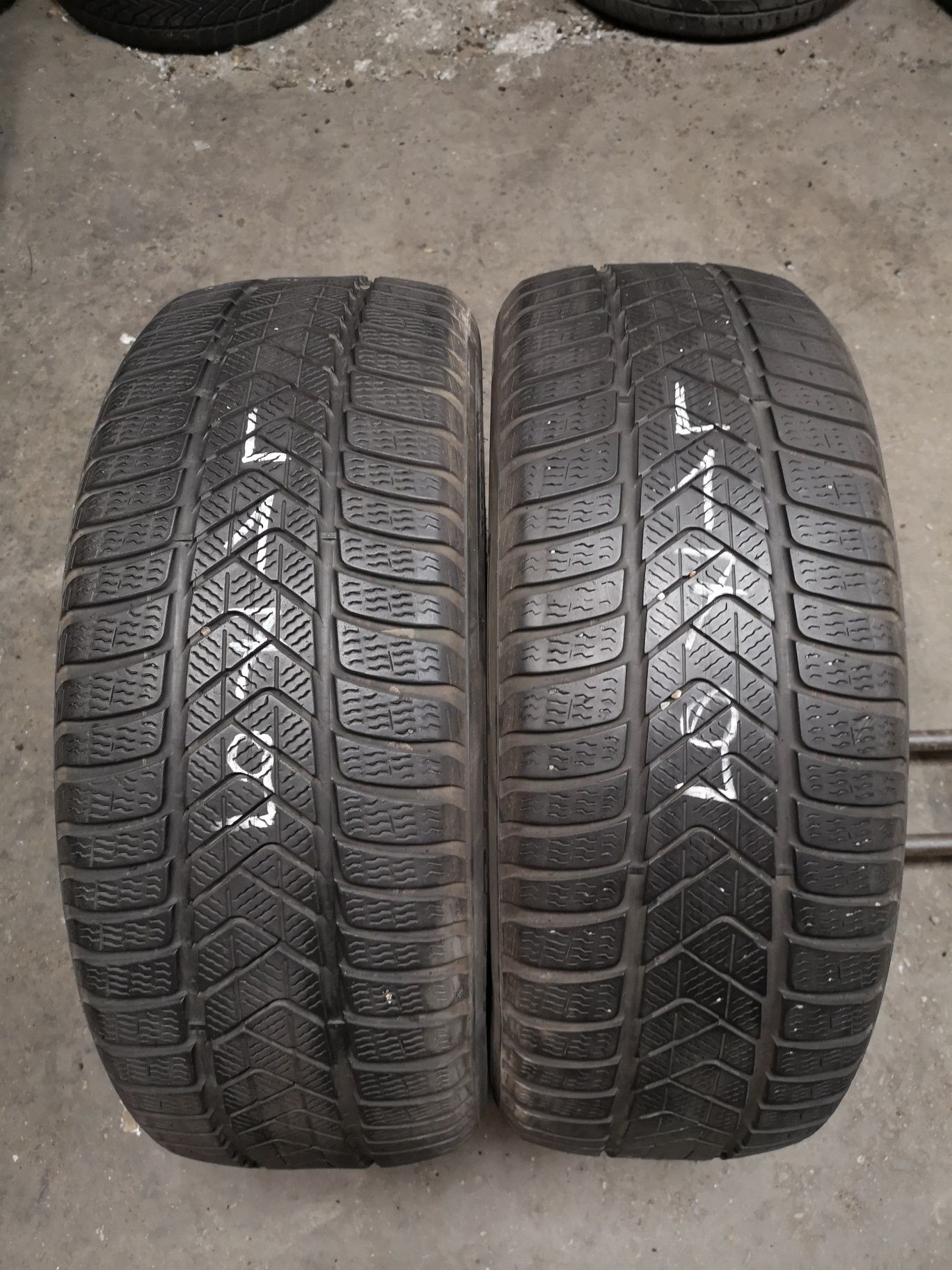 Opony zimowe 225/55/18 Pirelli 2szt 5mm 2018r