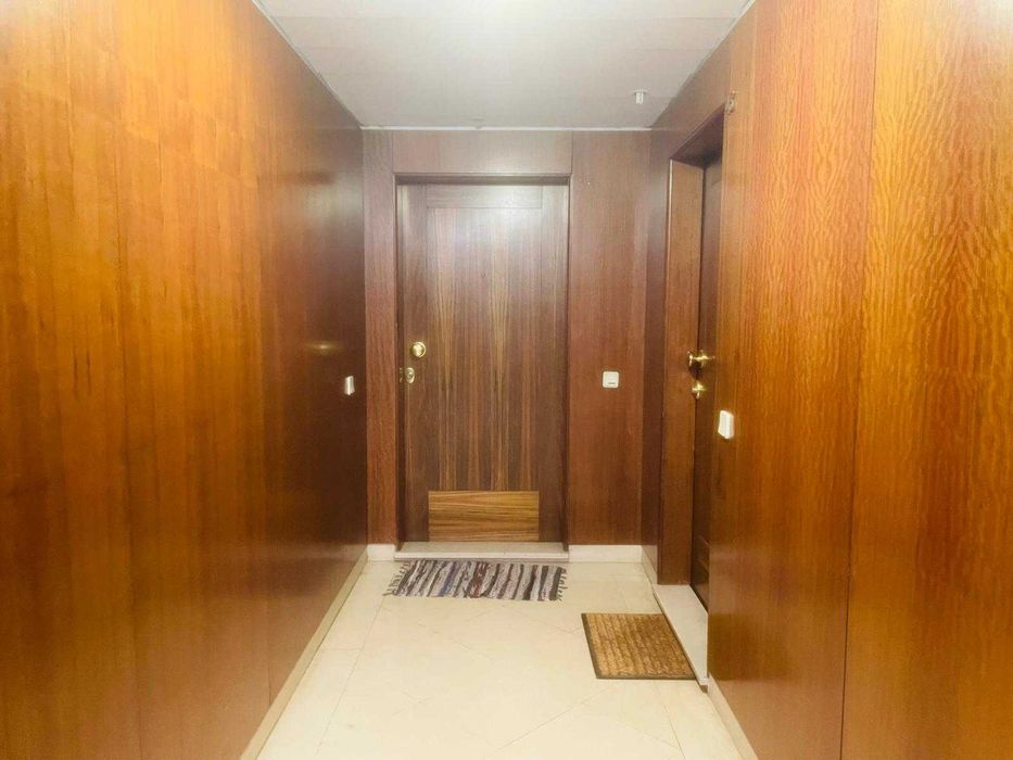 T2 suíte, lugar de garagem e arrumos- Edifício  - Pinheiro Manso