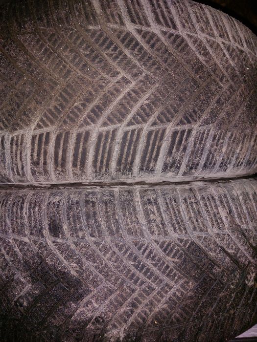 Opony imperiale wielosezonowe 2024r  2 szt