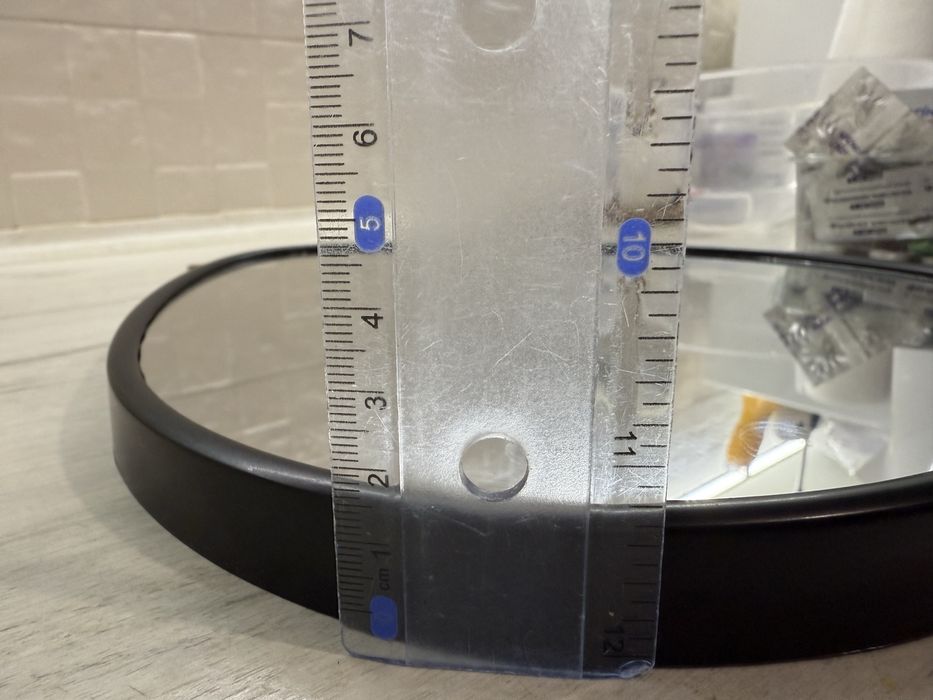 Дзеркало грушевидної форми