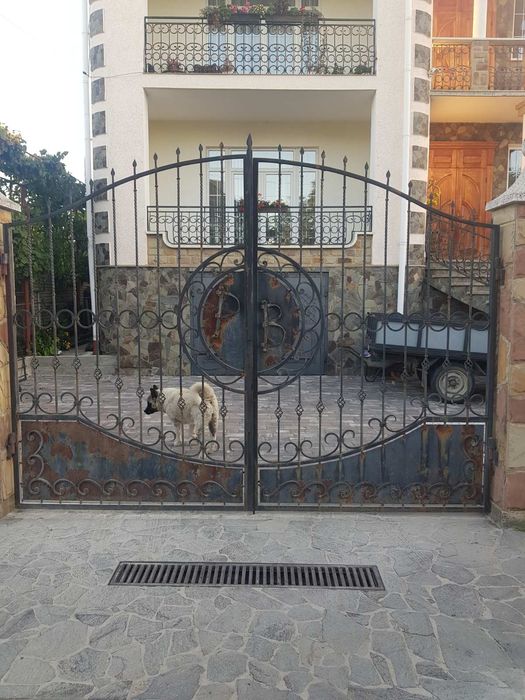 Ковані металеві ворота