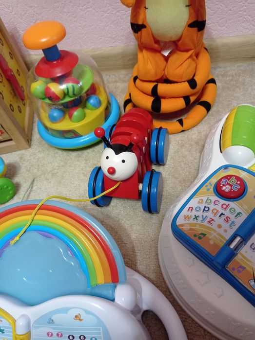 Дитячі іграшки одним лотом