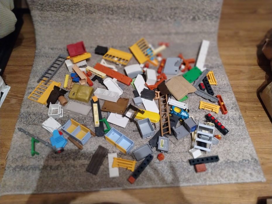 Playmobil zestaw różnych elementów