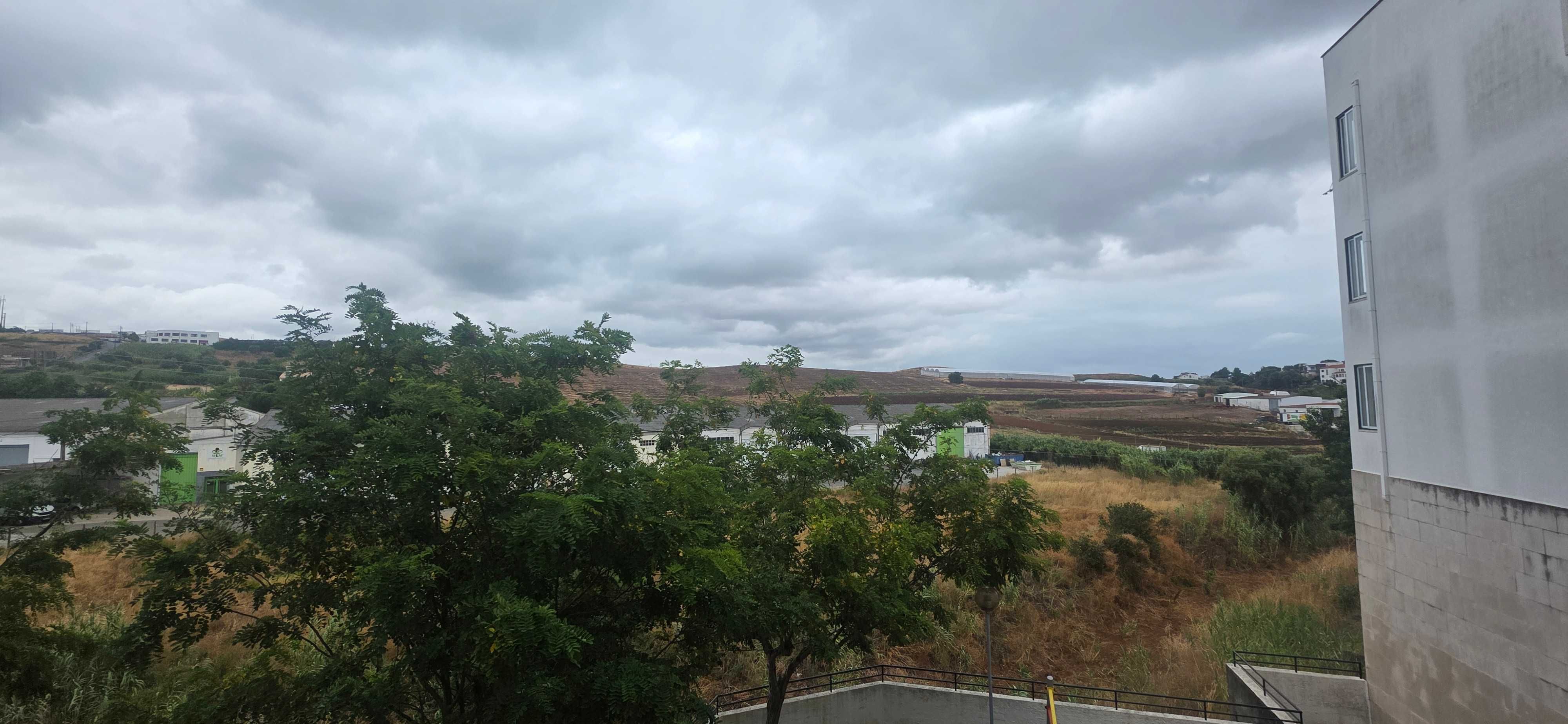 T2 com Parqueamento e Arrecadação em À-das-Lebres