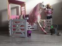 Lalka Barbie + stajnia dla koni z akcesoriami