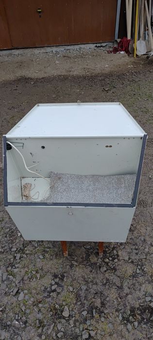 Skrzynia zewnętrzna do przyczepy kempingowej