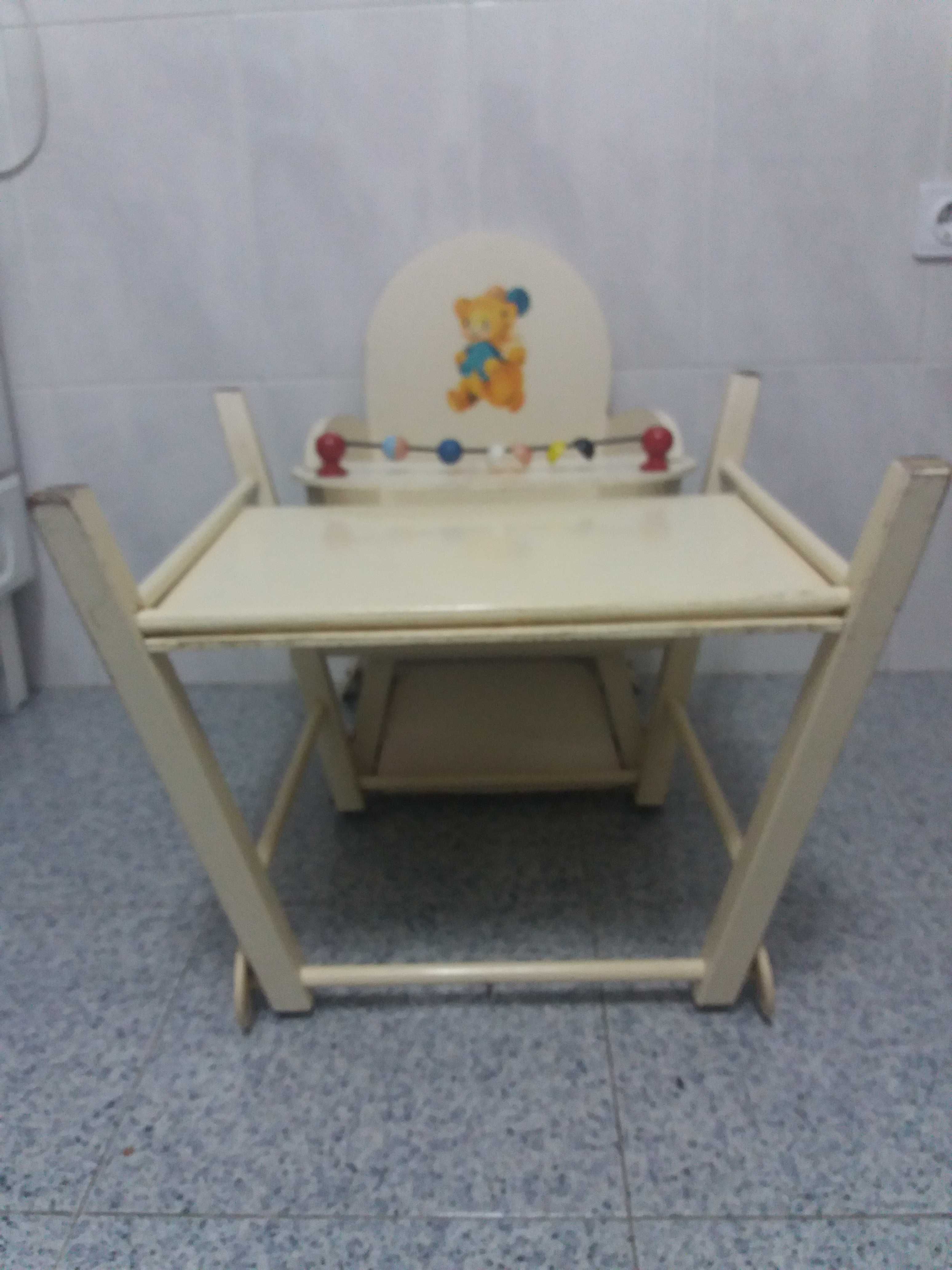 Cadeira em madeira de refeição de Bebé - Dupla função - Inicio anos 70