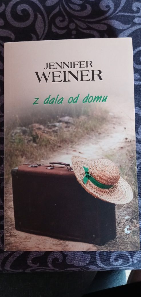 Książka "Z dala od domu" Jennifer Weiner