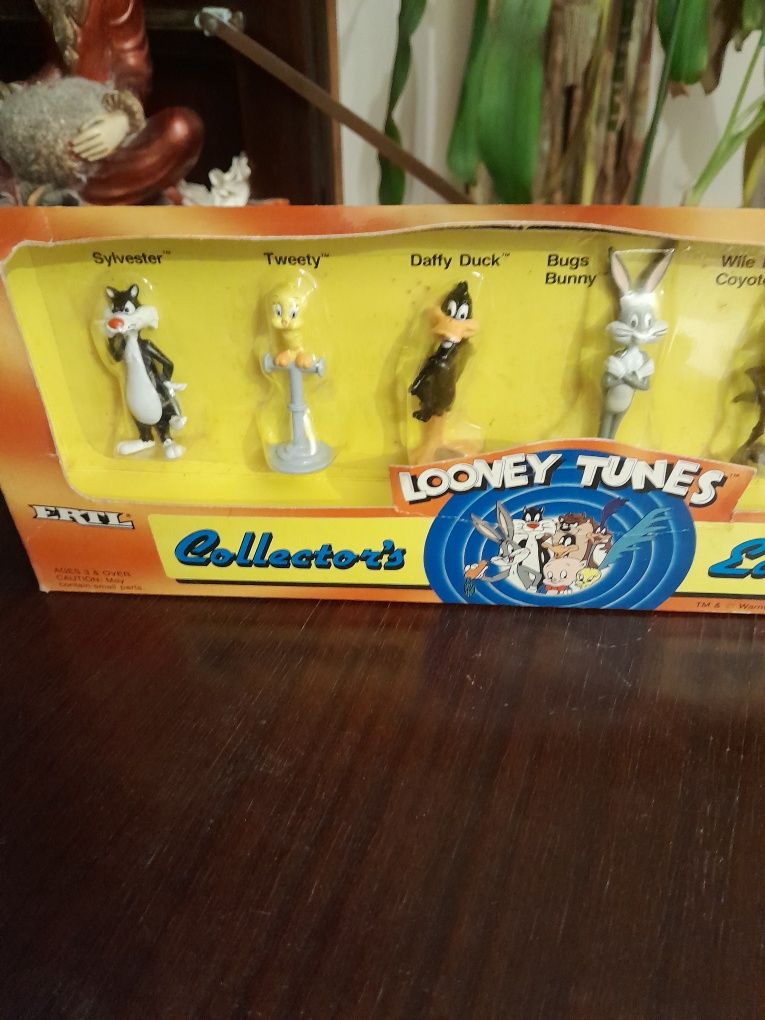 Figuras da Looney Tunes em aço Edição de coleção