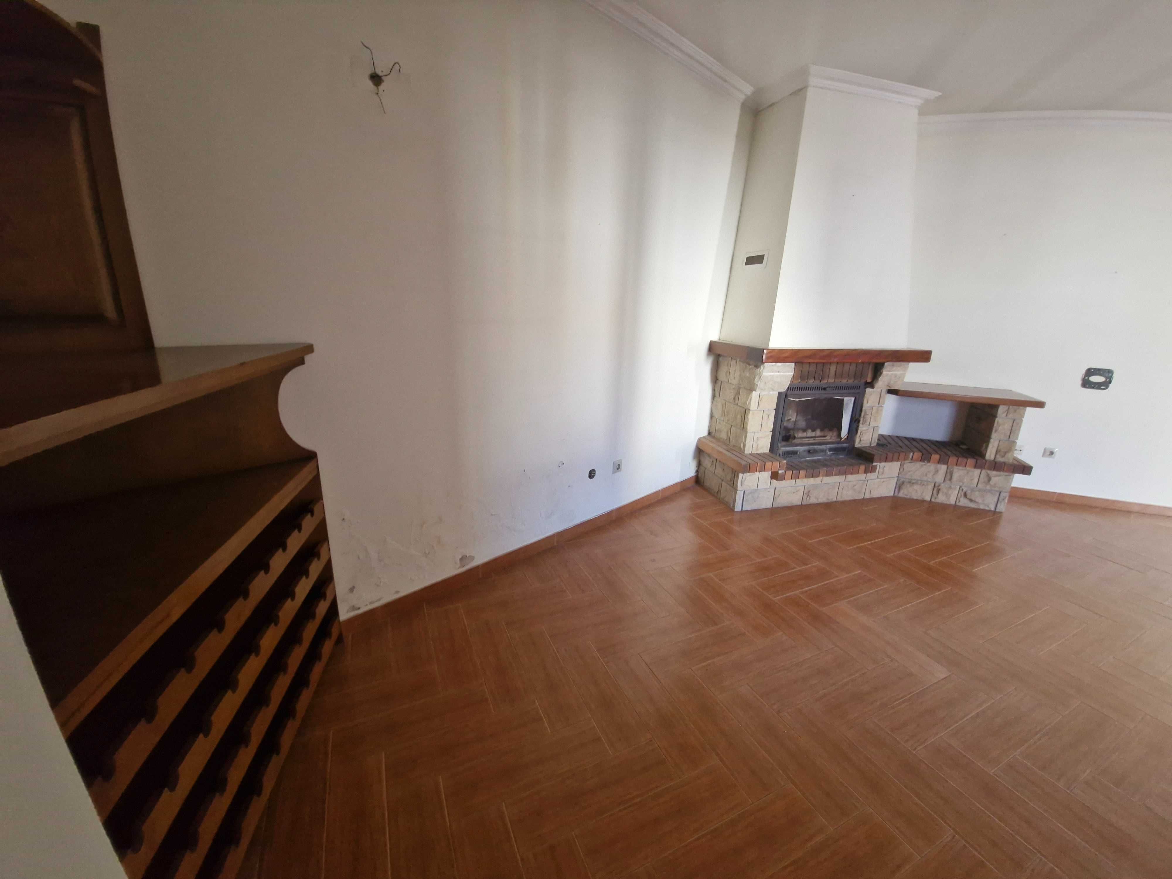Casa com 3 quartos Trigaches