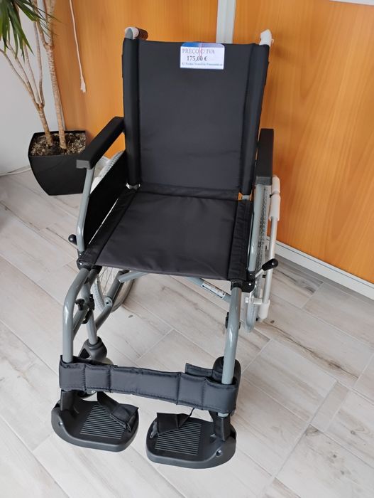Cadeira de rodas- Nova