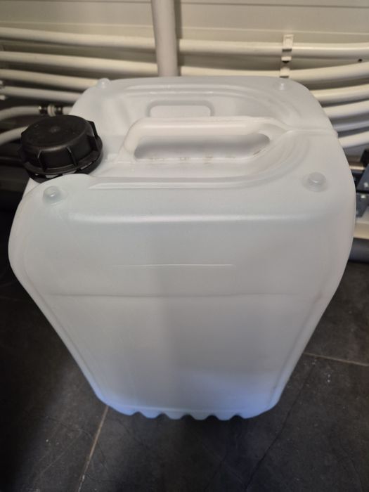 Bańki 25 l  i 20l po chemii