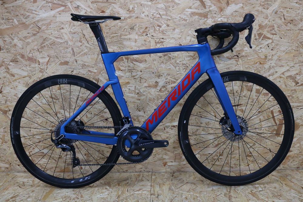 Bicicleta estrada carbono disco Merida Reacto 6000