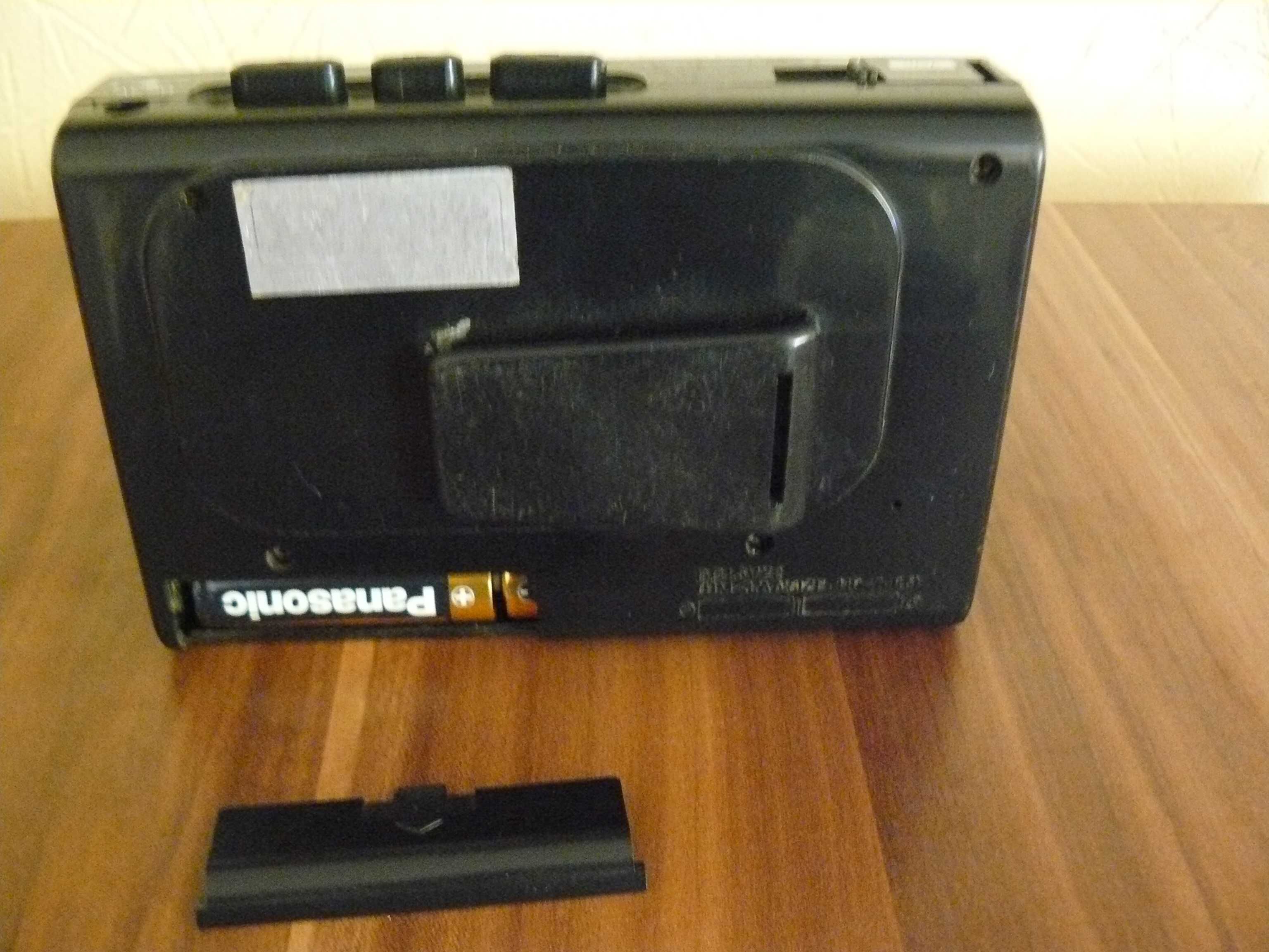 Walkman magnetofon radio equalizer słuchawki kaseta sprawny