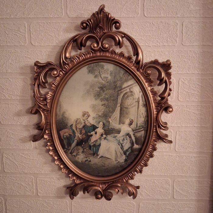 Pałacowy obraz z ozdobną złotą ramą