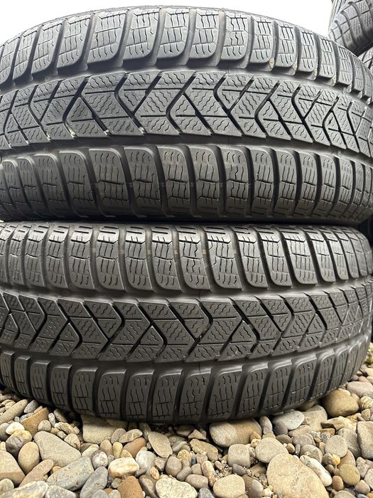 215/60/16 Pirelli Sottozero 3