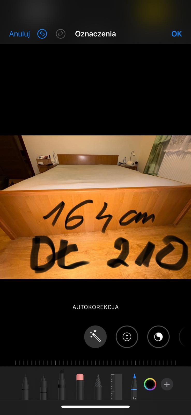Łóżko z materacem