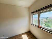 Apartamento T3 com garagem em zona de Olivais