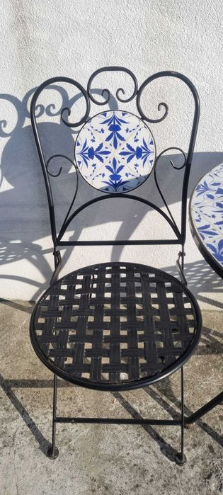 Conjunto de 2 cadeiras e mesa jardim/ varanda