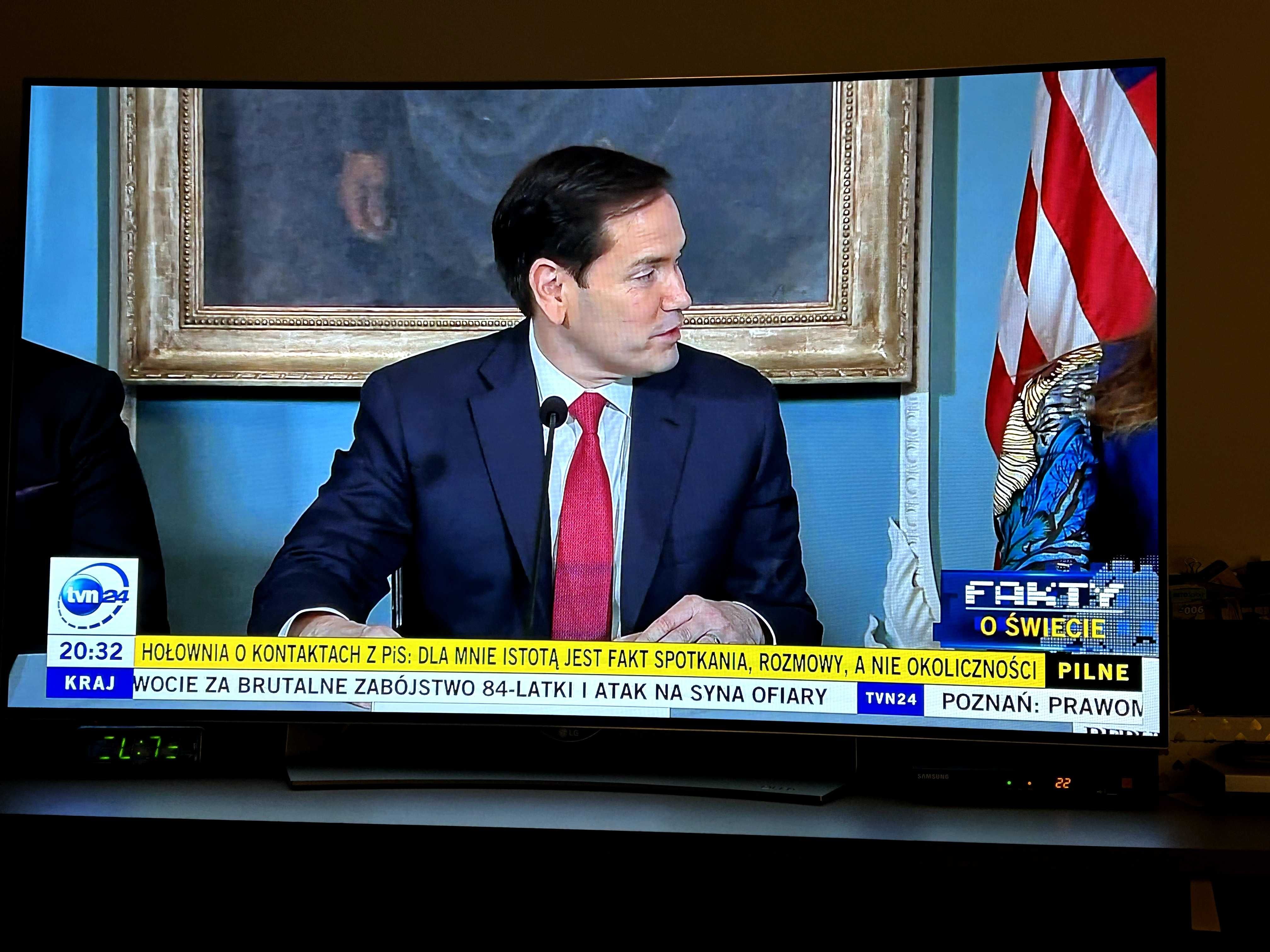 Telewizor z zakrzywioną matrycą z 2017 r.