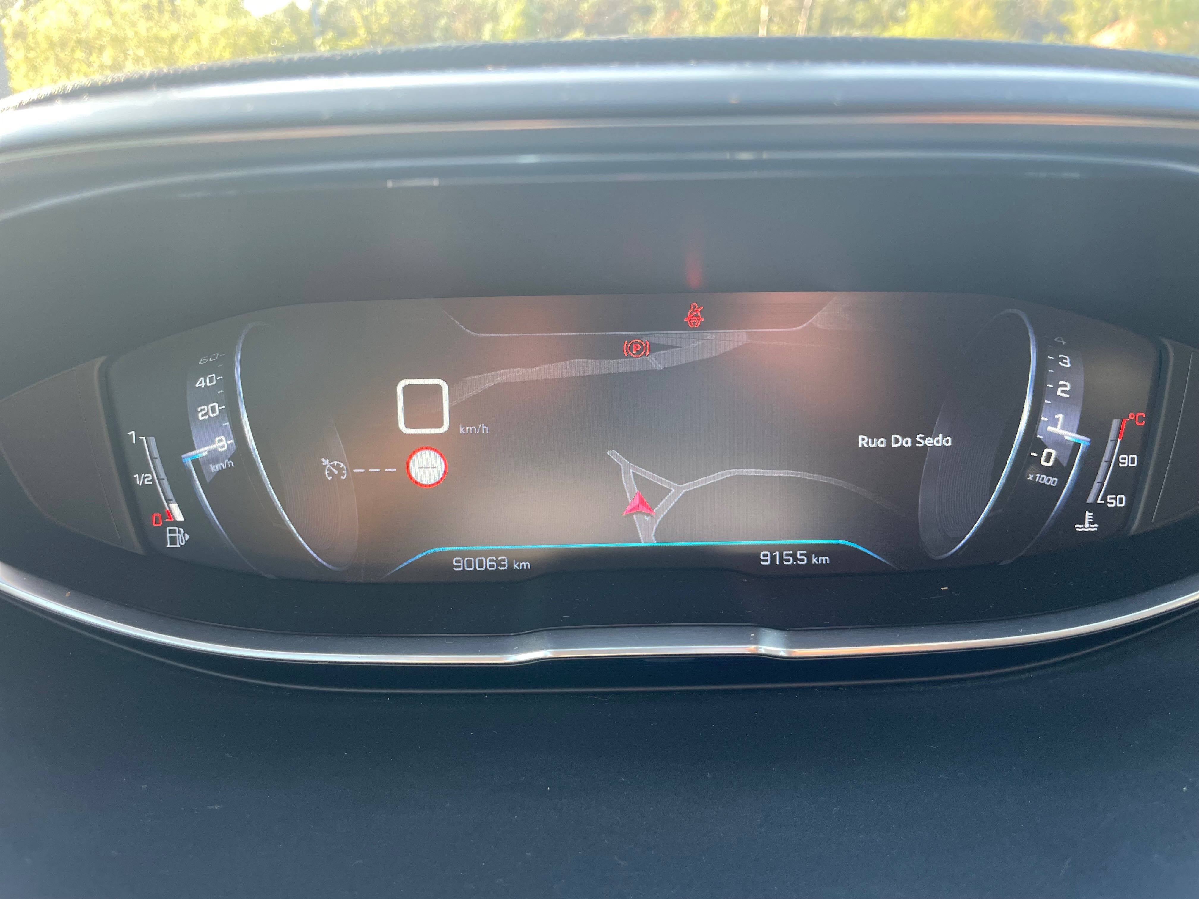 Peugeot 3008 Allure 1.5 BlueHDi Diesel – Excelente estado