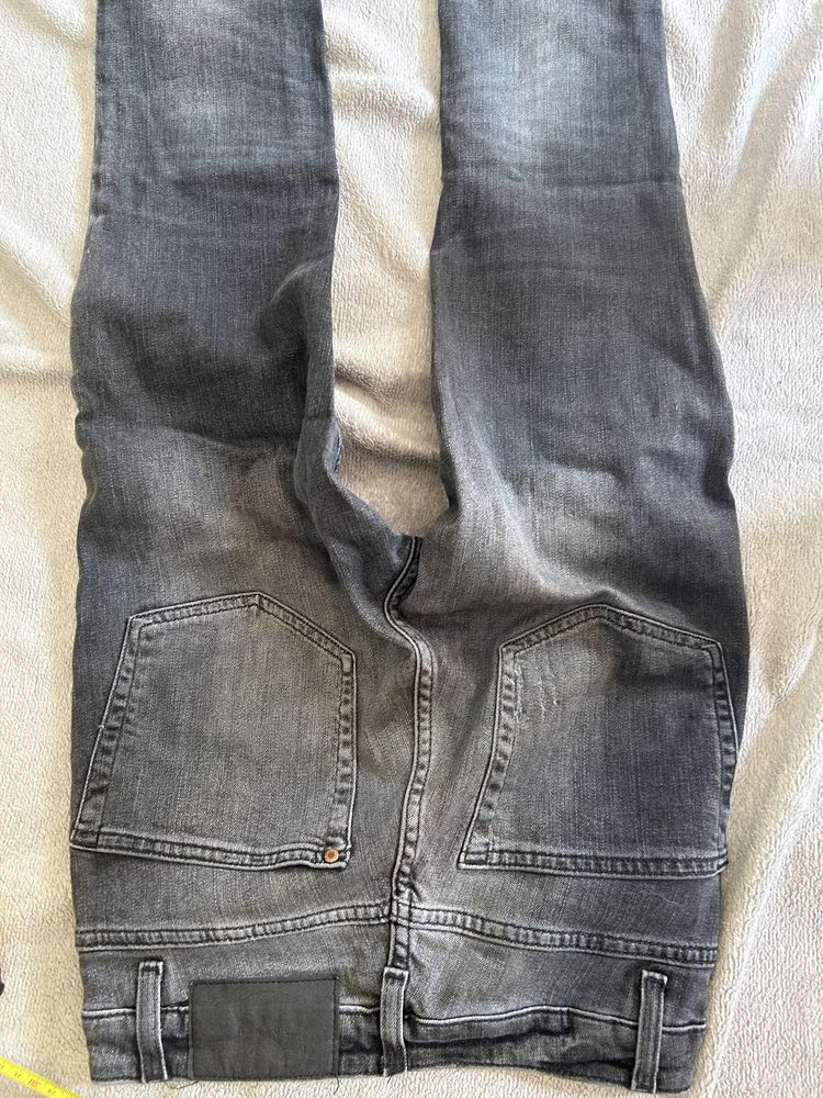 Szare spodnie jeans roz 26