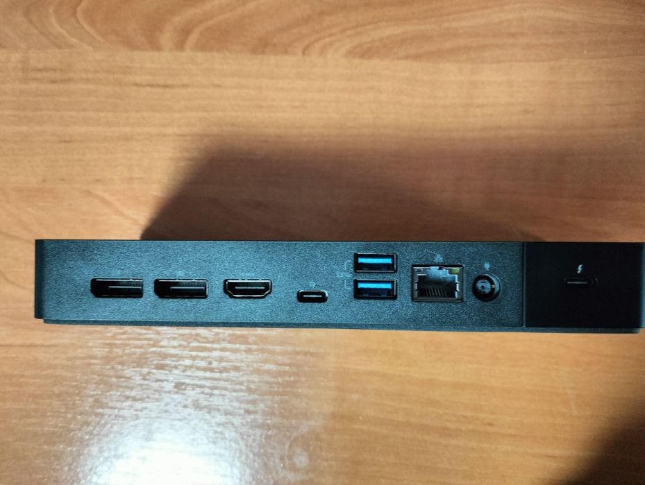 Док станція Dell