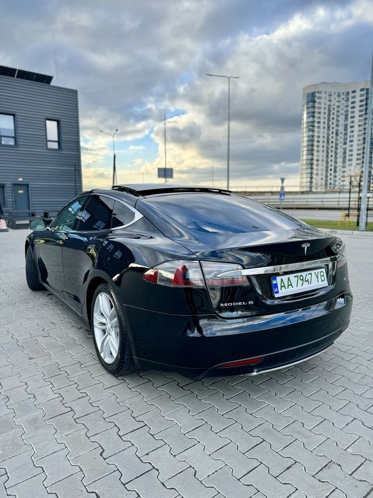 Tesla Model S, 85 кВт