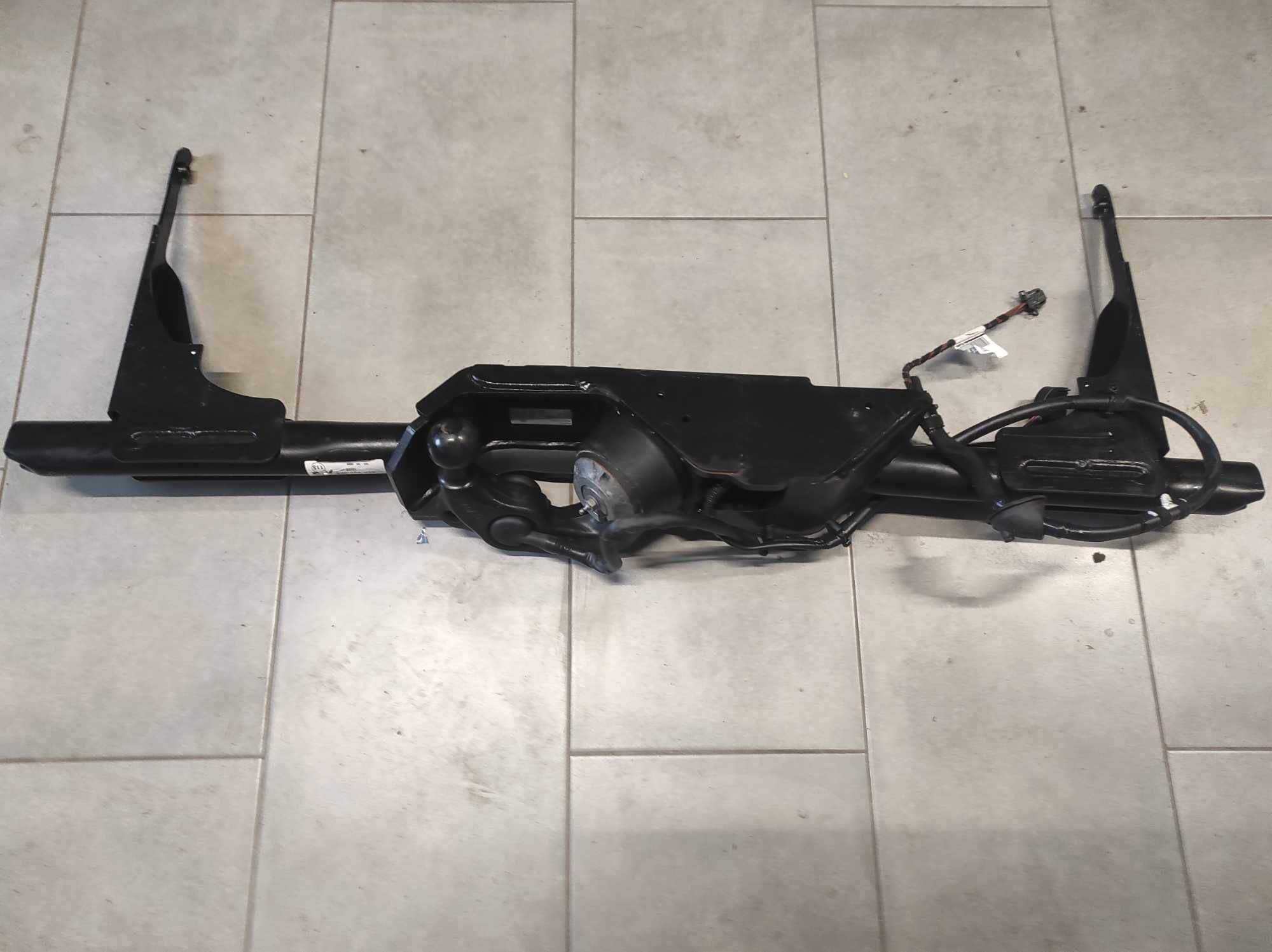 Oryginalny Hak holowniczy VW Touran III 15-