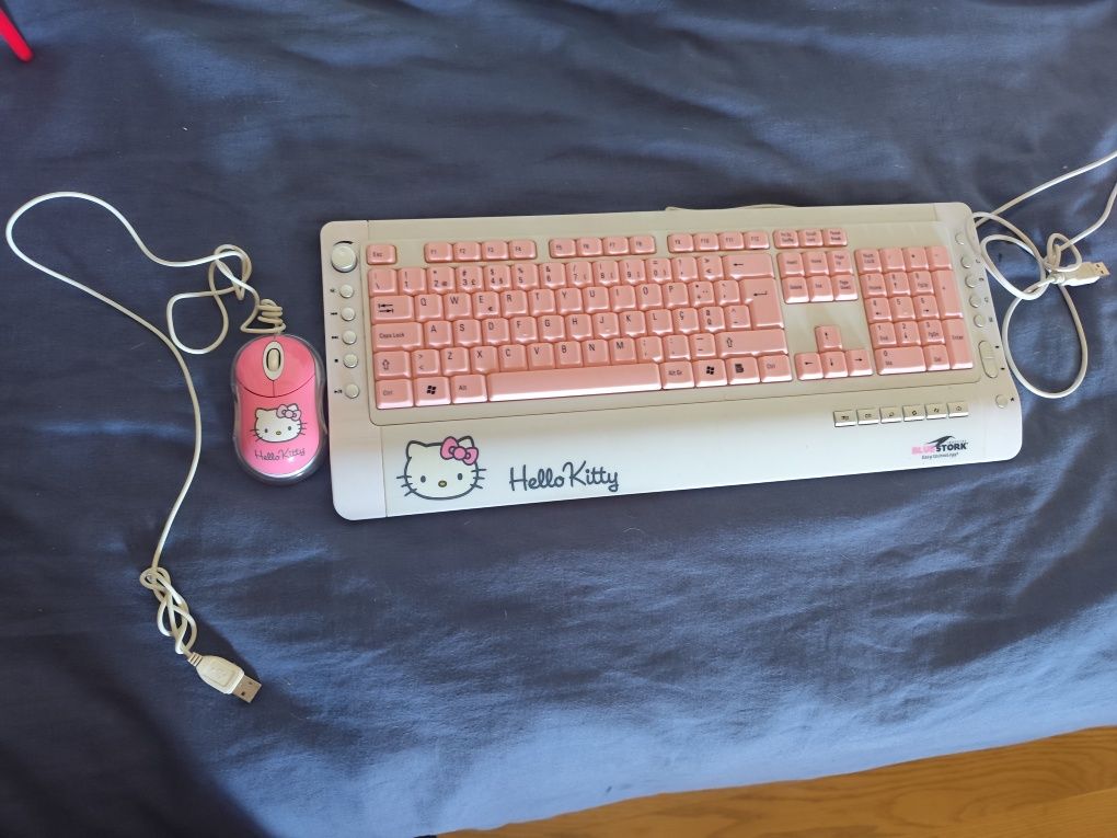 Teclado e rato da HELLO KITTY.. super completo com muitos acessórios