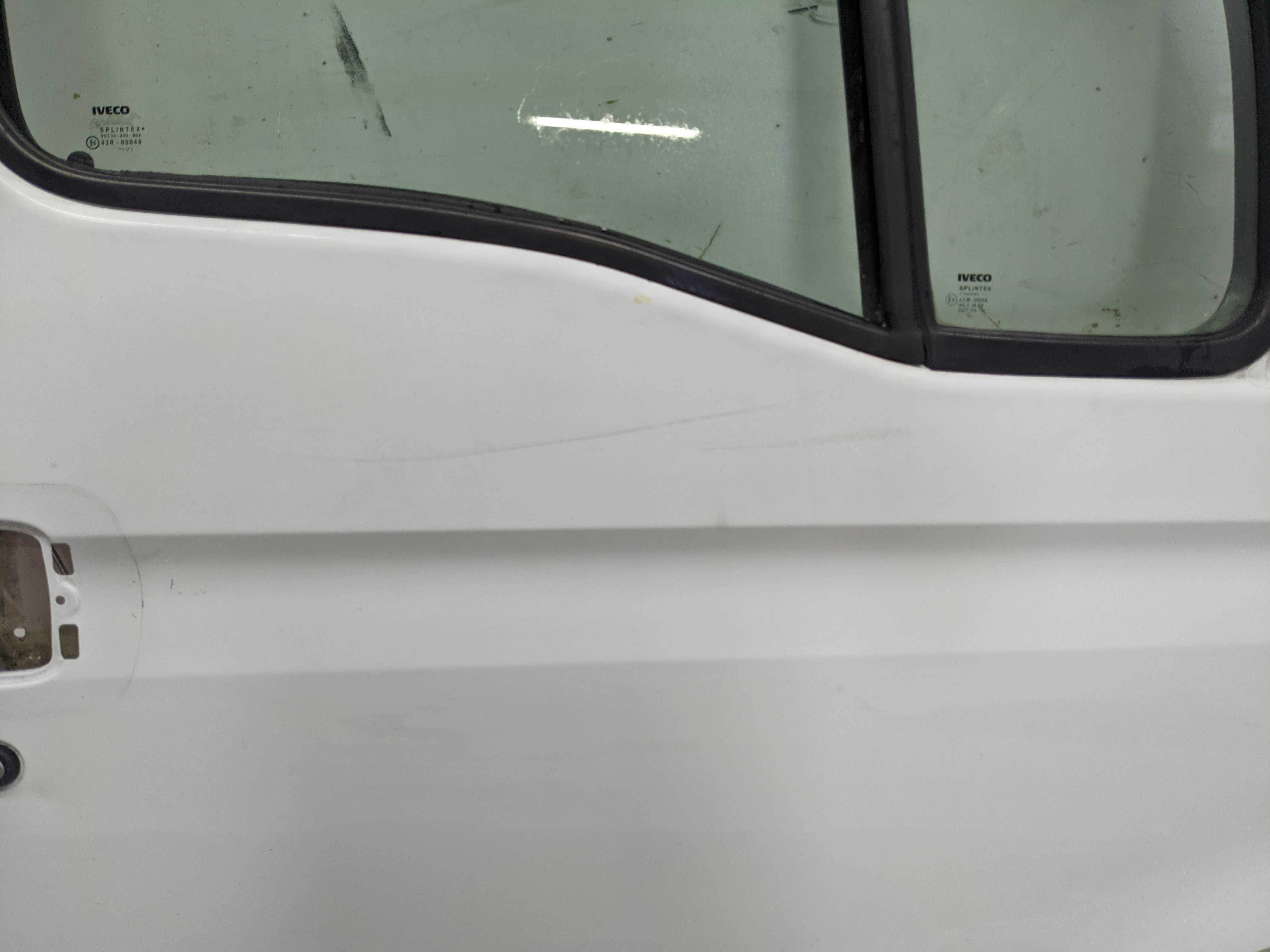 Iveco Daily III 3 29L-35S Drzwi Prawe Przednie Prawy Przód