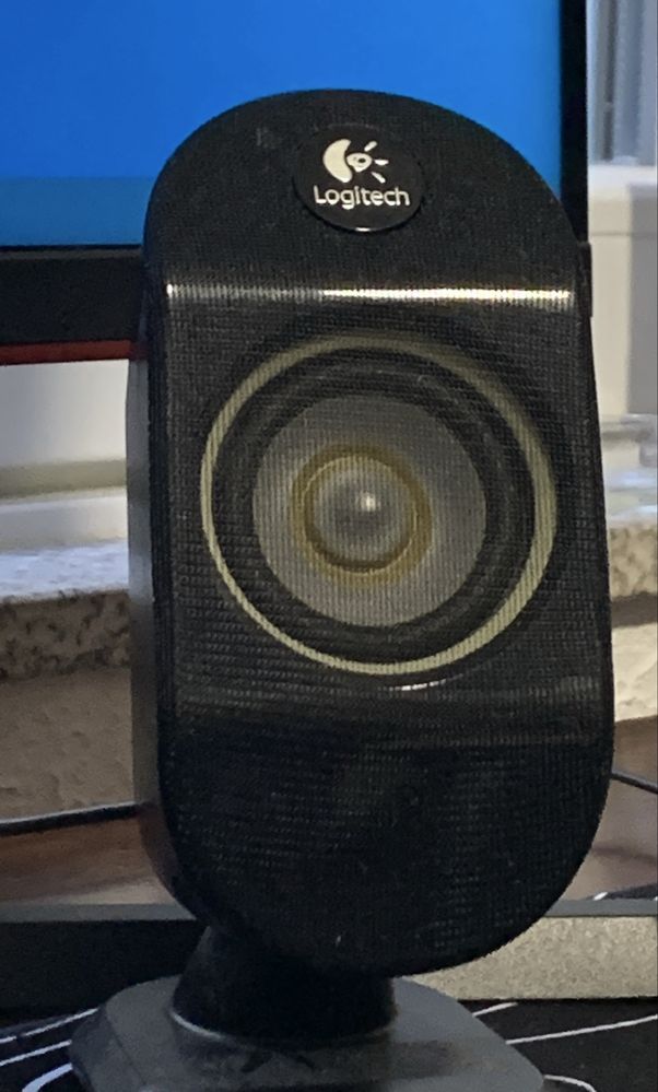 Logitech Colunas x-210