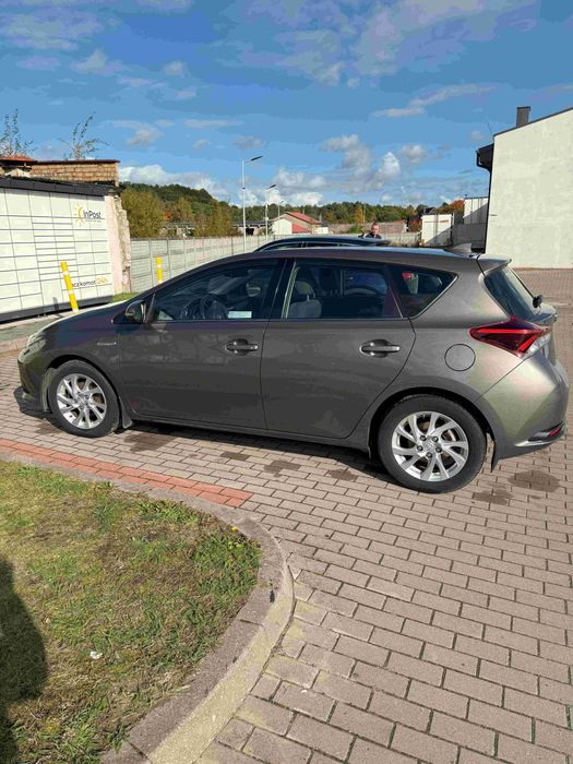 TOYOTA Auris Hybryda