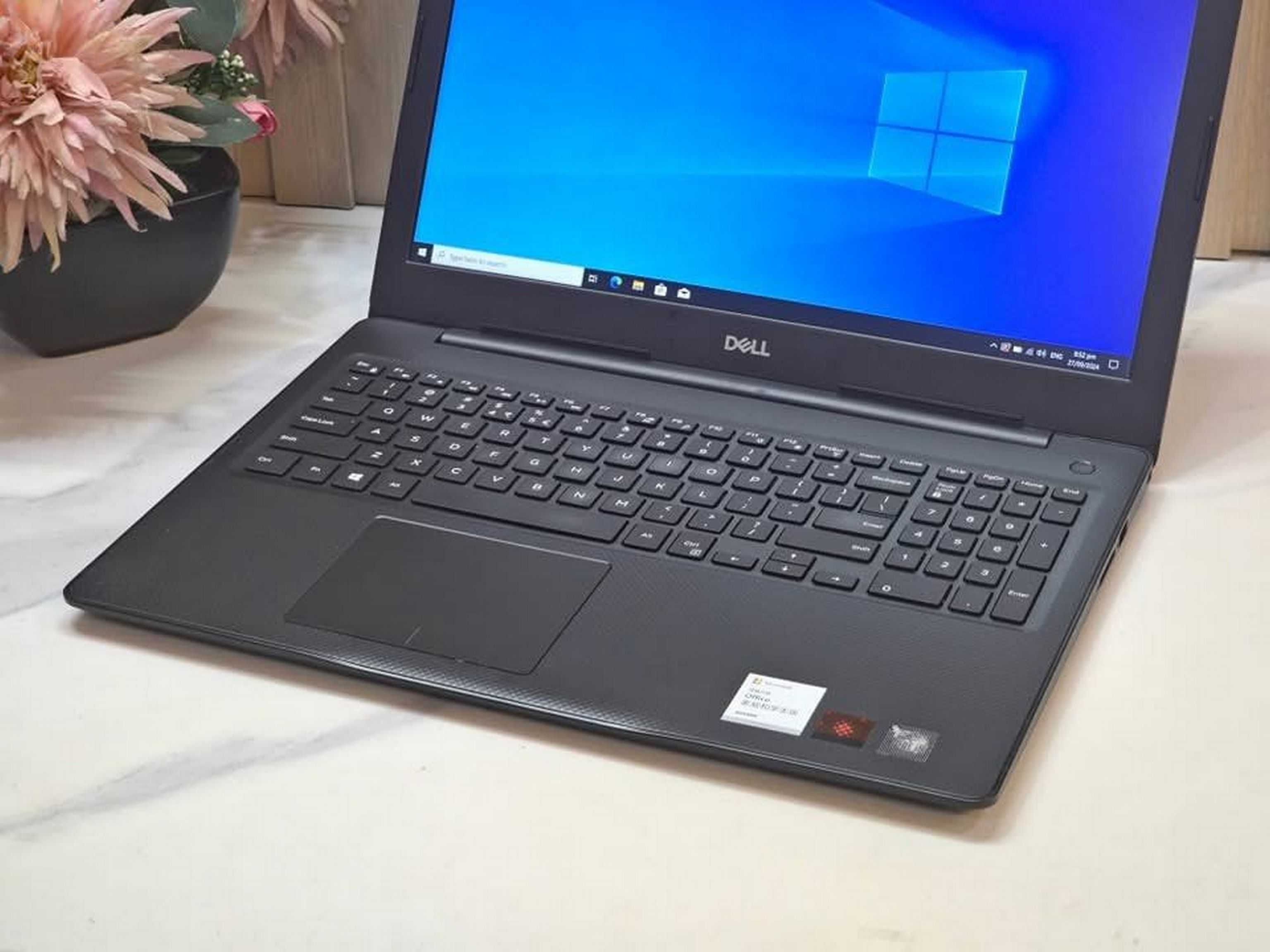 Dell Vostro 15.6" Octacore i5/8GB/256Nvme gama Profissional