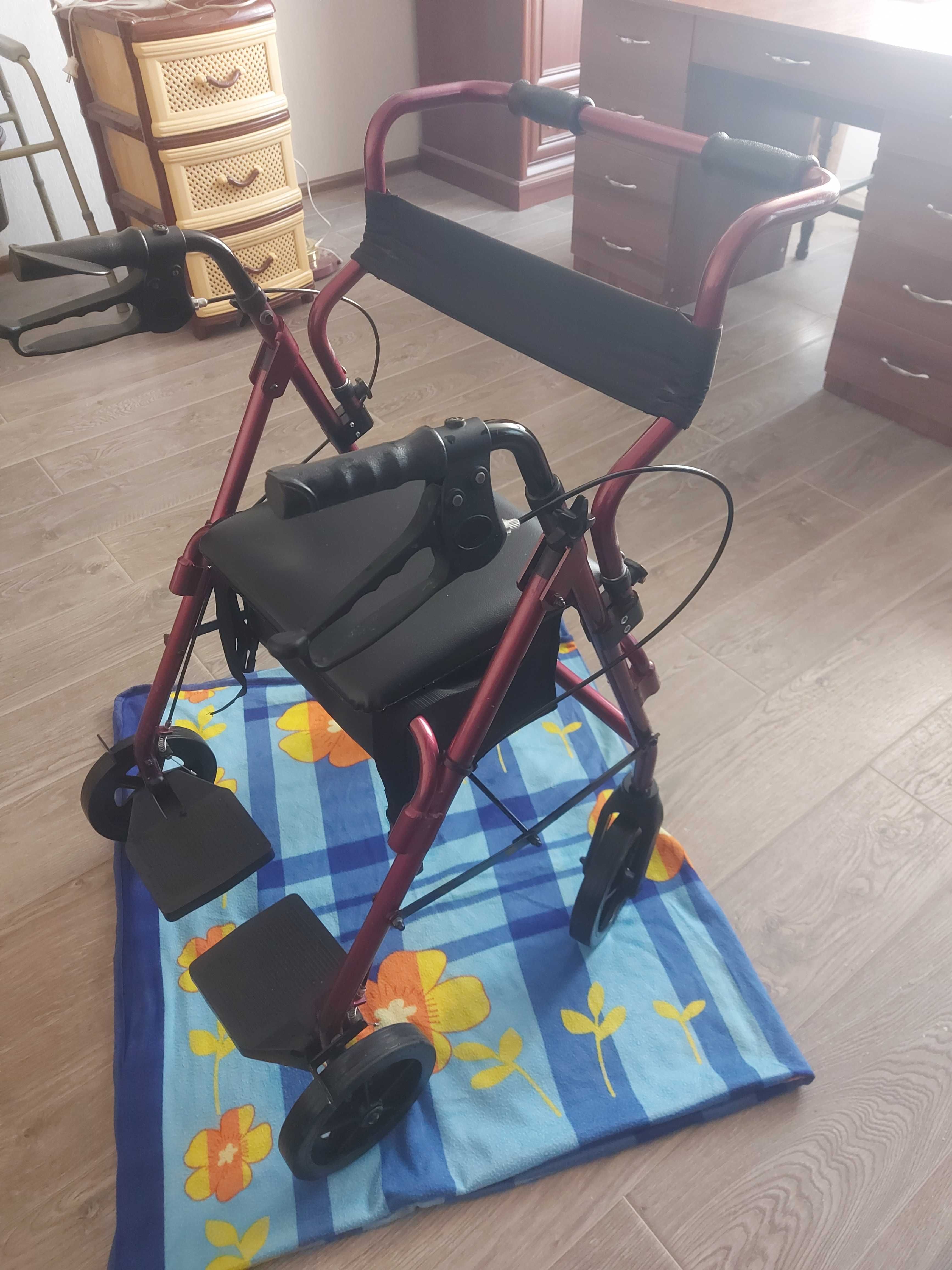 Ролятор для інвалідів в ідеальному стані