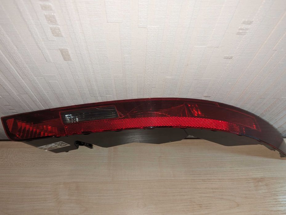 VAG AUDI фонарь заднего бампера правый. 8U0945096C Оригинал