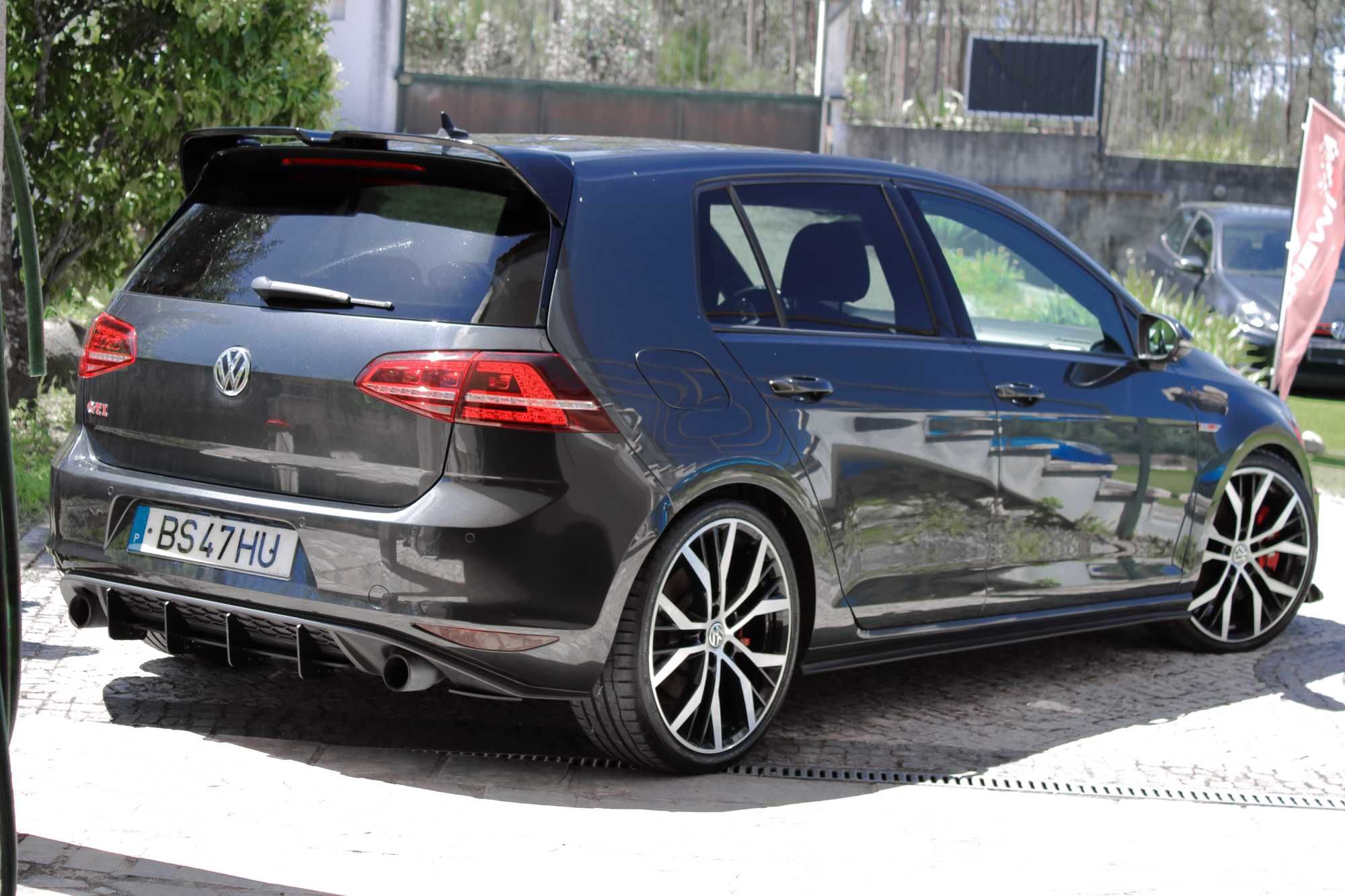 VW Golf 7 VII GTi DSG Performance DYNAUDIO (335€/Mês) - 120 Meses