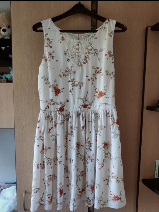 Letnia sukienka w kwiaty, C&A, 36