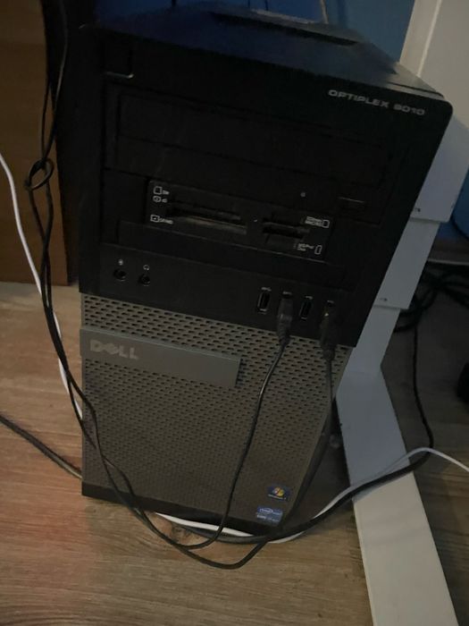 Sprzedam komputer dell optiplex 9010 20gb ramu i 3 dyski pamięci