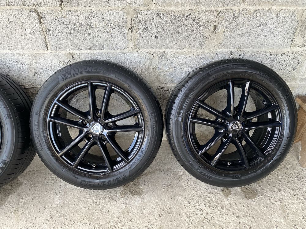 Продам диски 5.120 R16 з літньою ризиною 205/55R16