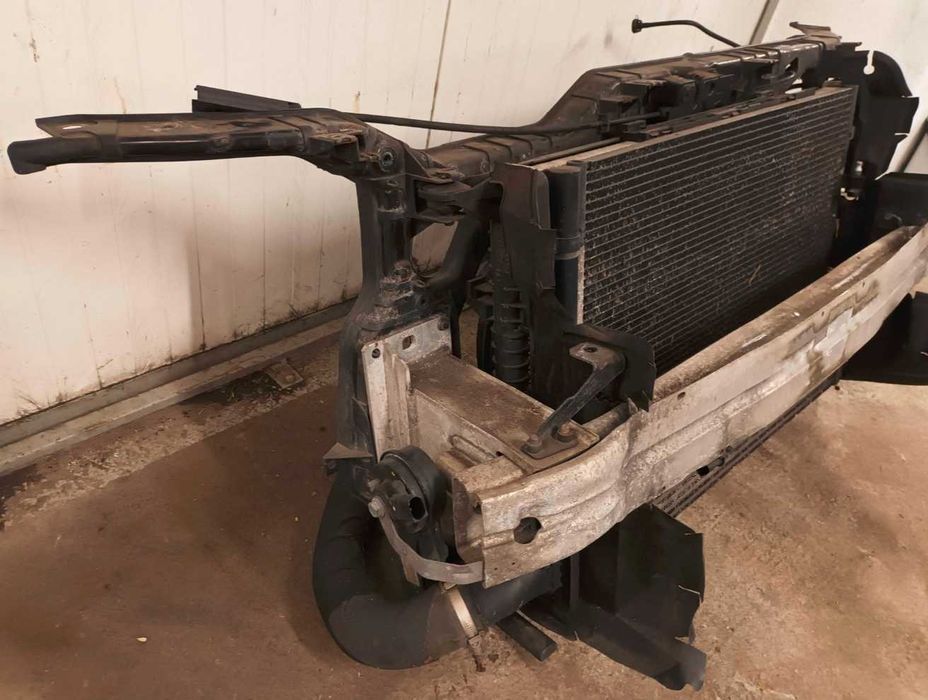 Pas przedni chłodnica wzmocnienie belka AUDI A4 B8 1.8 2.0 TDI TFSI