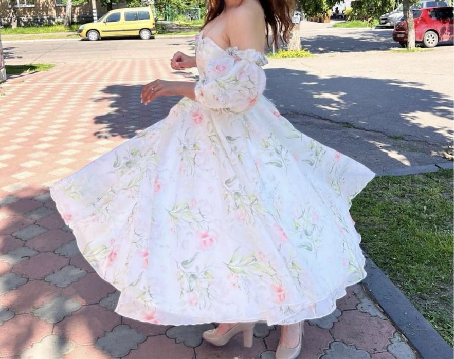 Сукня міді ,випускна