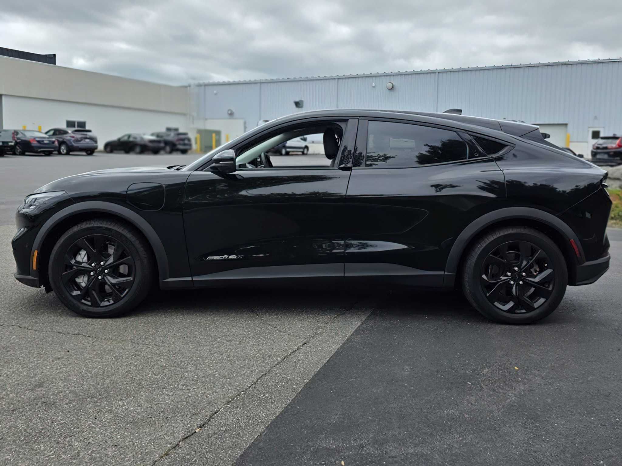 Ford Mustang Mach-E Select 2024
