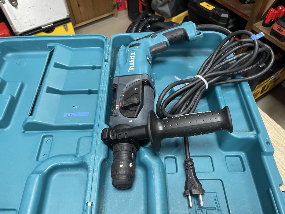 Makita HR2470T / перфоратор Макіта 780W 2.4J
