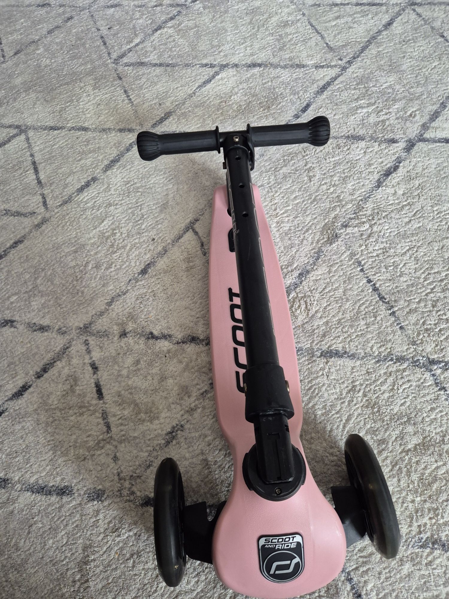 Scoot And Ride led skladana