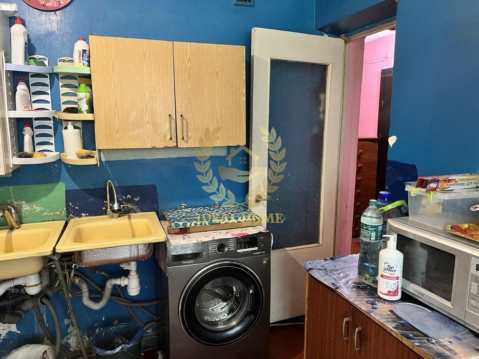 Продаж 2кімнат в гуртожитку 48 кв. м на вул. Петра Вершигори